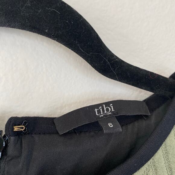 TIBI Quilted Zig Zag Fitted Dress in Olive/Black Multi Sheath Long Sleeve Size 6 - Picture 6 of 8